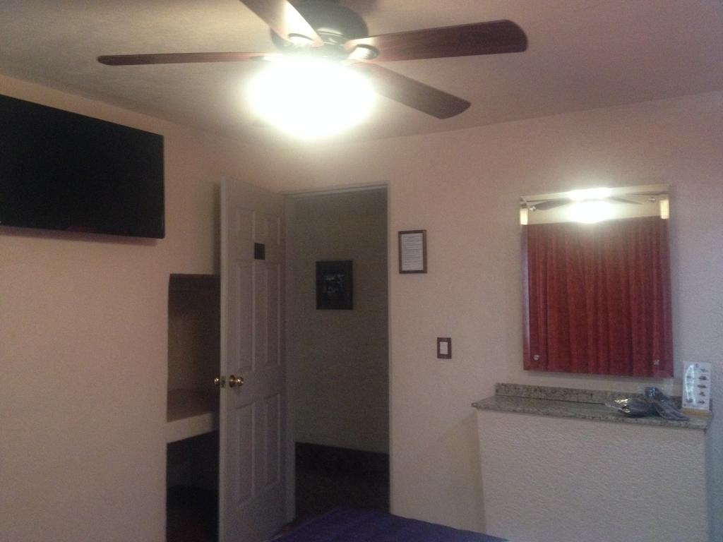 Hotel La Paz Guadalajara Bilik gambar