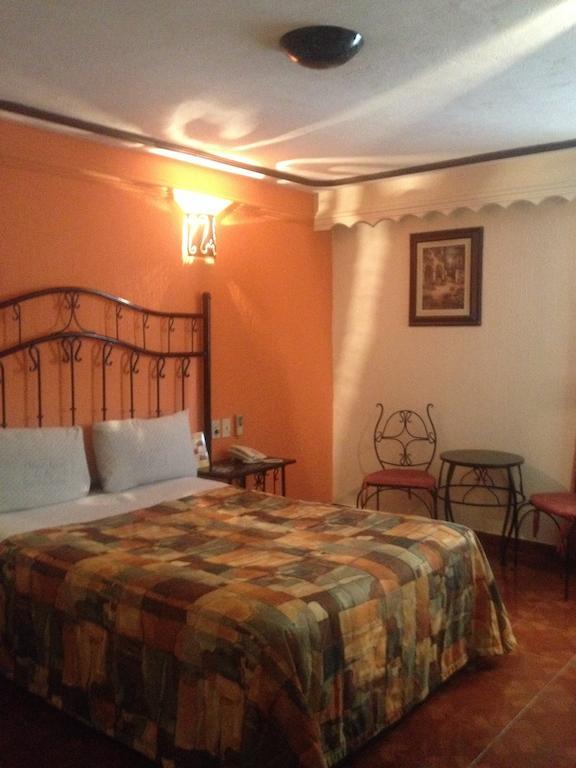 Hotel La Paz Guadalajara Bilik gambar